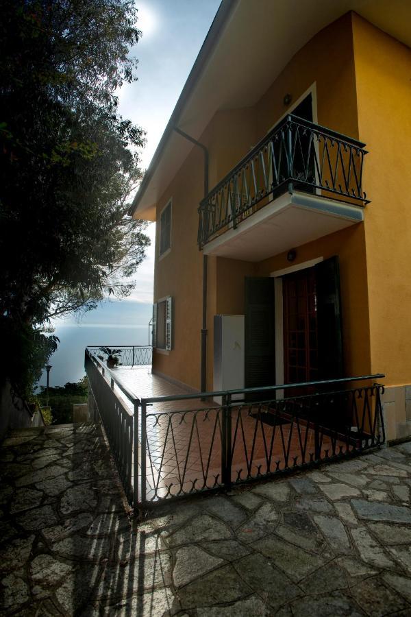 080 - La Villa Storica Il Vigneto 45B, Terrazza Sul Mare - Parcheggio Privato Gratis Монелья Екстер'єр фото