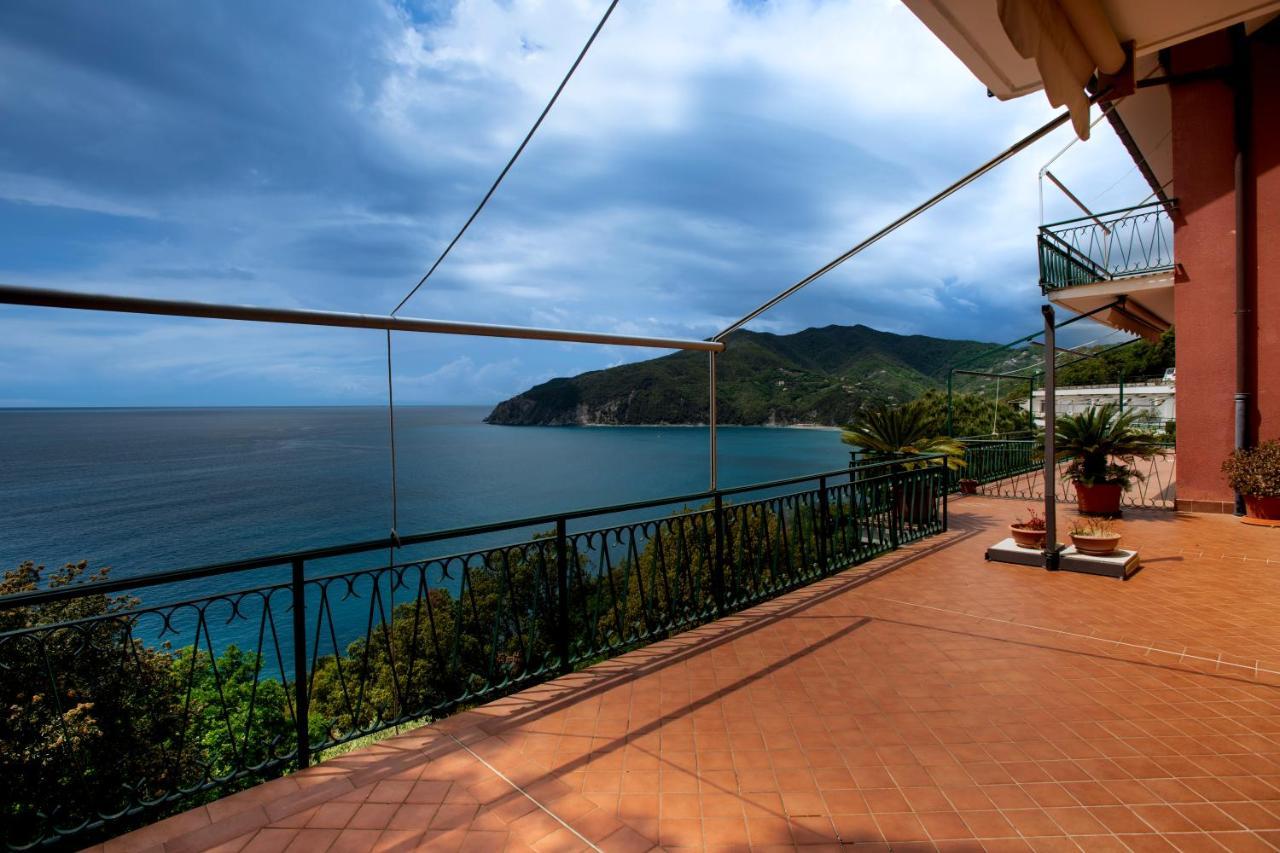 080 - La Villa Storica Il Vigneto 45B, Terrazza Sul Mare - Parcheggio Privato Gratis Монелья Екстер'єр фото